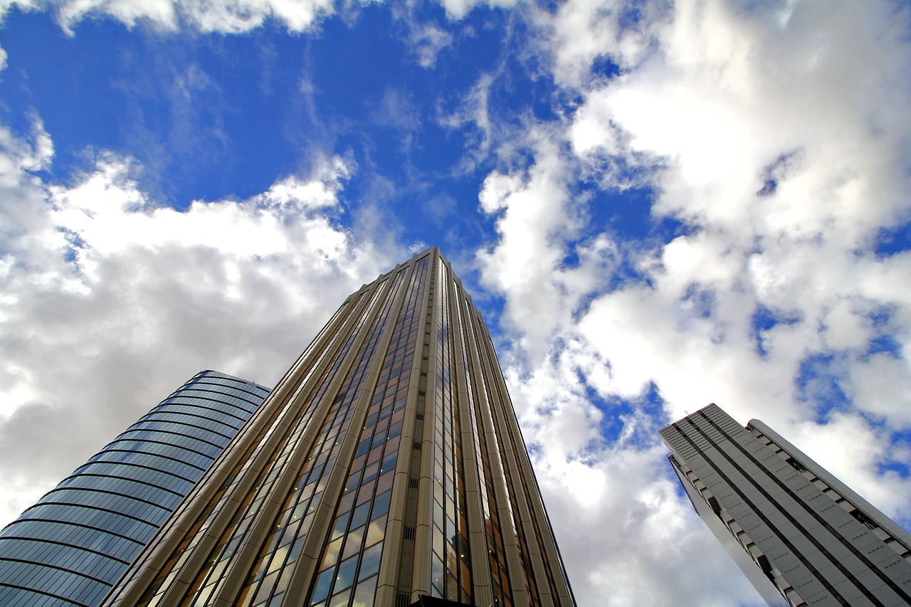 Best Banks for Checking and Savings: 2026 Guide